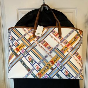 Kerrington Square Large Multicolor Coated Canvas Tote
16"L x 6"W x 12"H